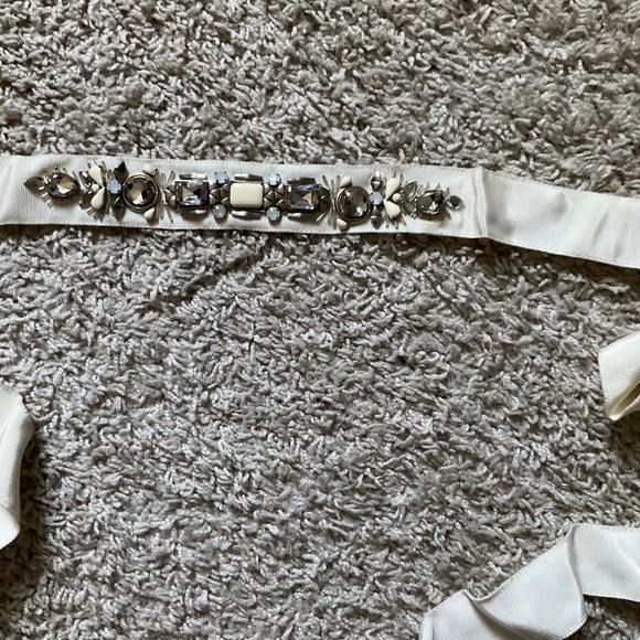 J.CREW GEOMETRIC EMBELLISHED GROSGRAIN SASH. COLOR: IVORY. main image 4